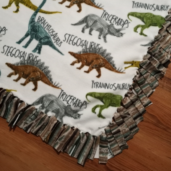Dinosaurs No Sew Fleece Blanket Handmade Dinosaur Blanket - Picture 7 of 8